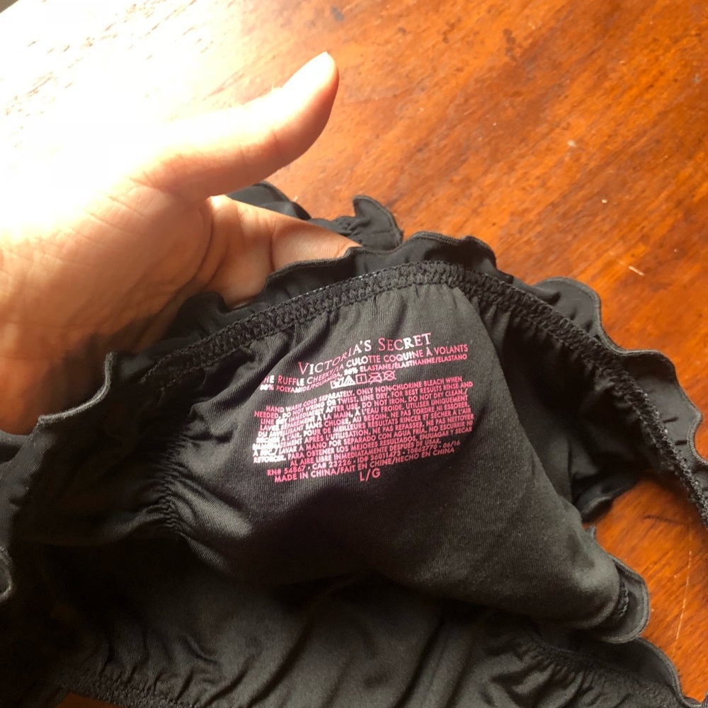 Victoria secret ruffle cheeky!!